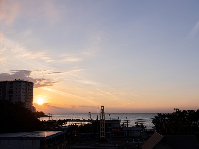 客室から見える夕日