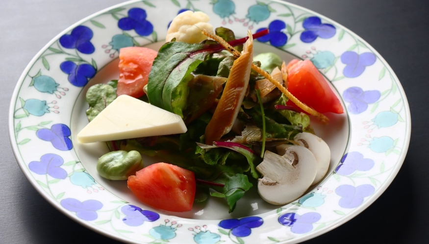 【夕食】アマゴのスモークサラダ