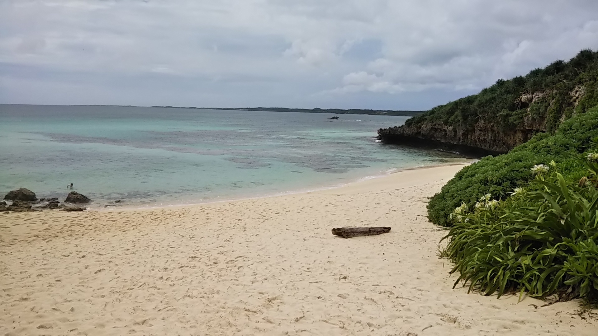 周辺の観光地　砂山ビーチ