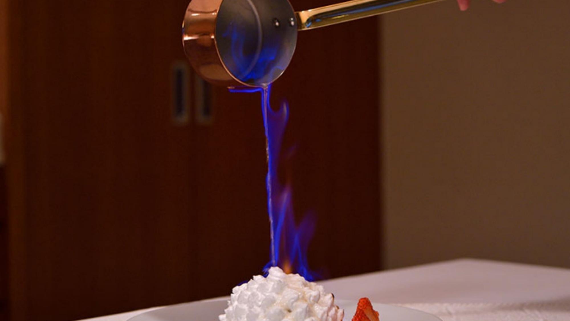 【毎月18日◆2名1組様限定】シェフがヴィラに赴き、二人のためだけにディナーを仕上げます。