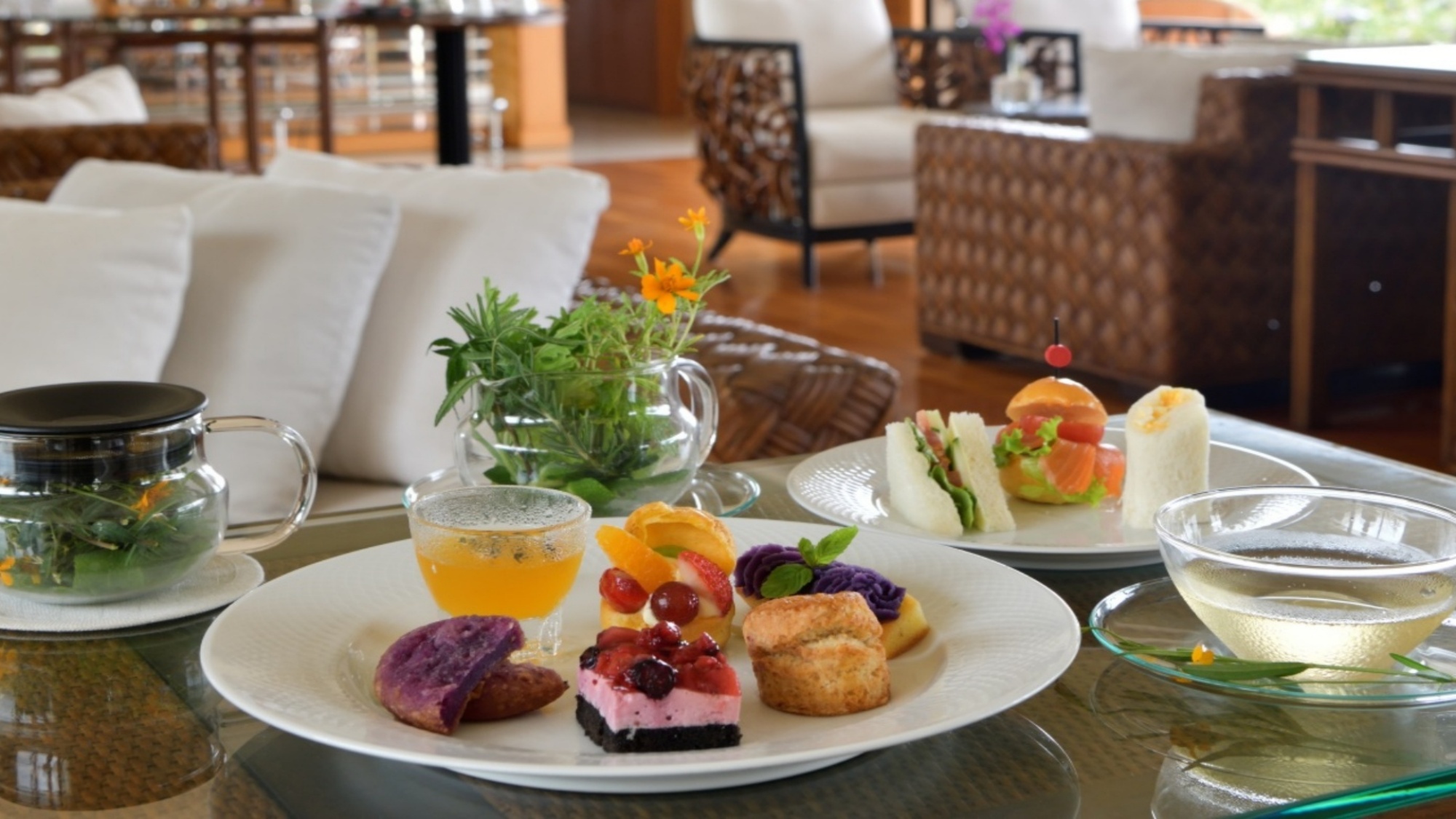 バー＆ラウンジ＿ティータイム