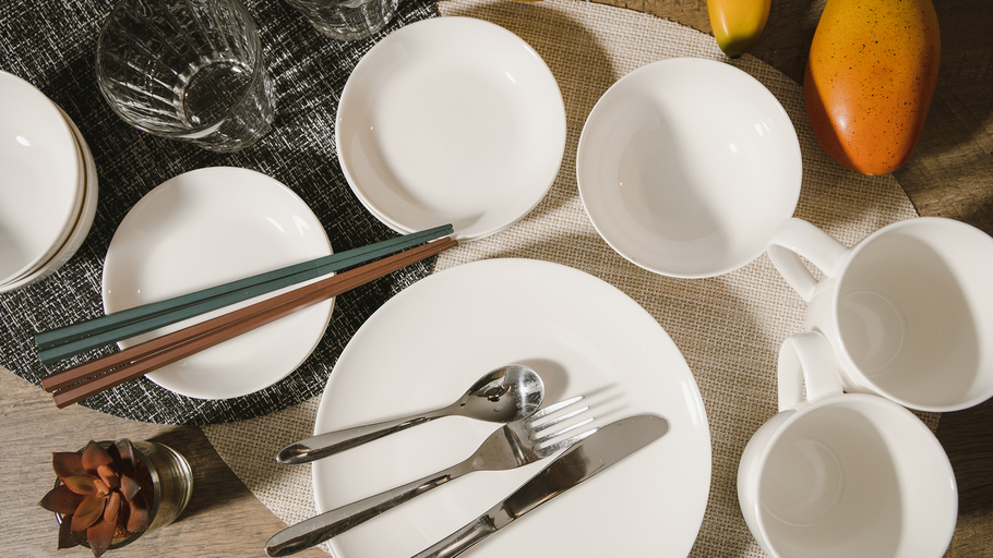 ■客室備品■食器一式は６名様ご用意。
