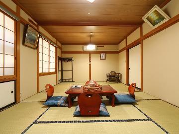 和室14畳　トイレ付き