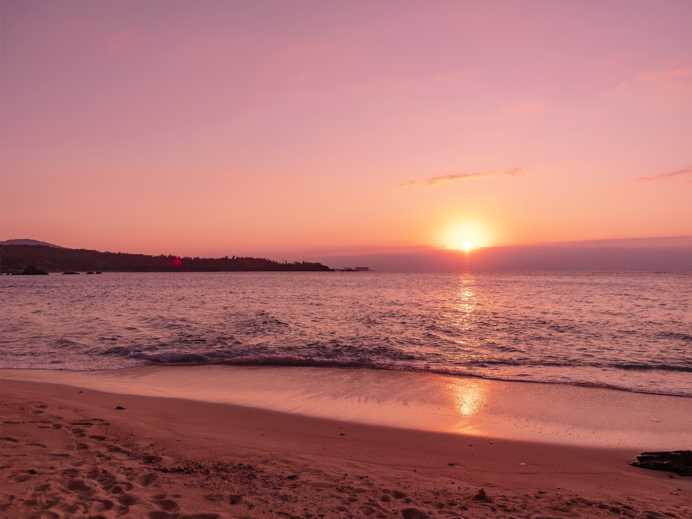 希望ヶ丘ビーチです。ホテルから徒歩10分の場所にあります。