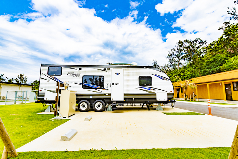 トレーラハウス外観C