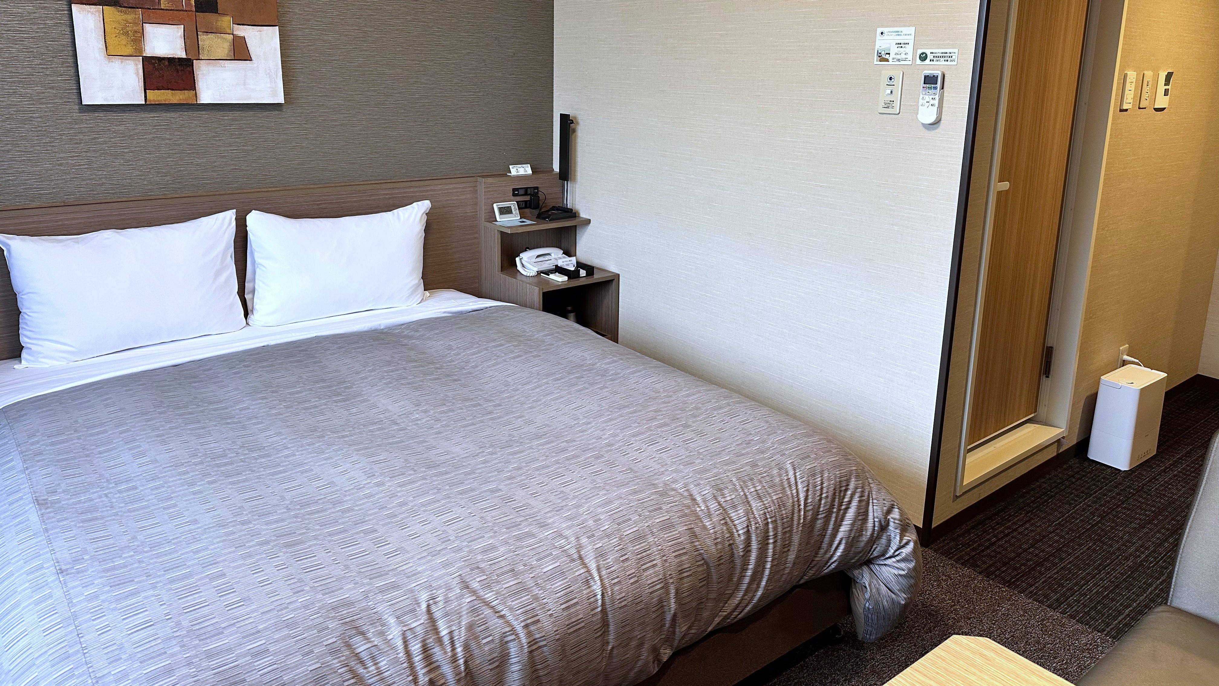 スタンダードダブルルーム1