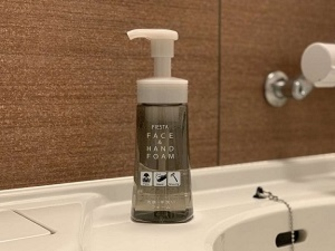 【全室完備】手洗い、洗顔だけでなく、シェービングフォームとしてもご利用いただける優れものです！