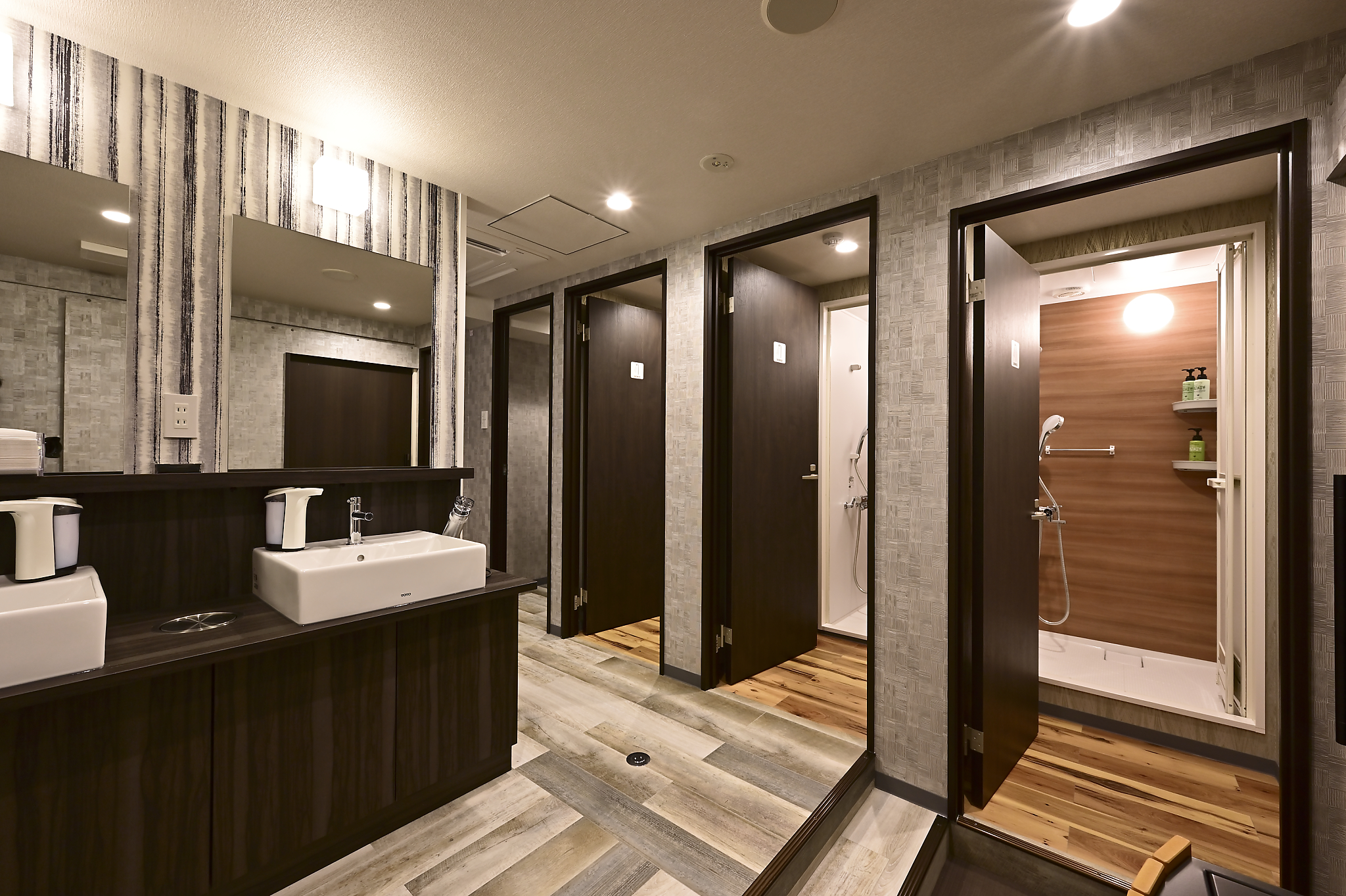 シャワールーム