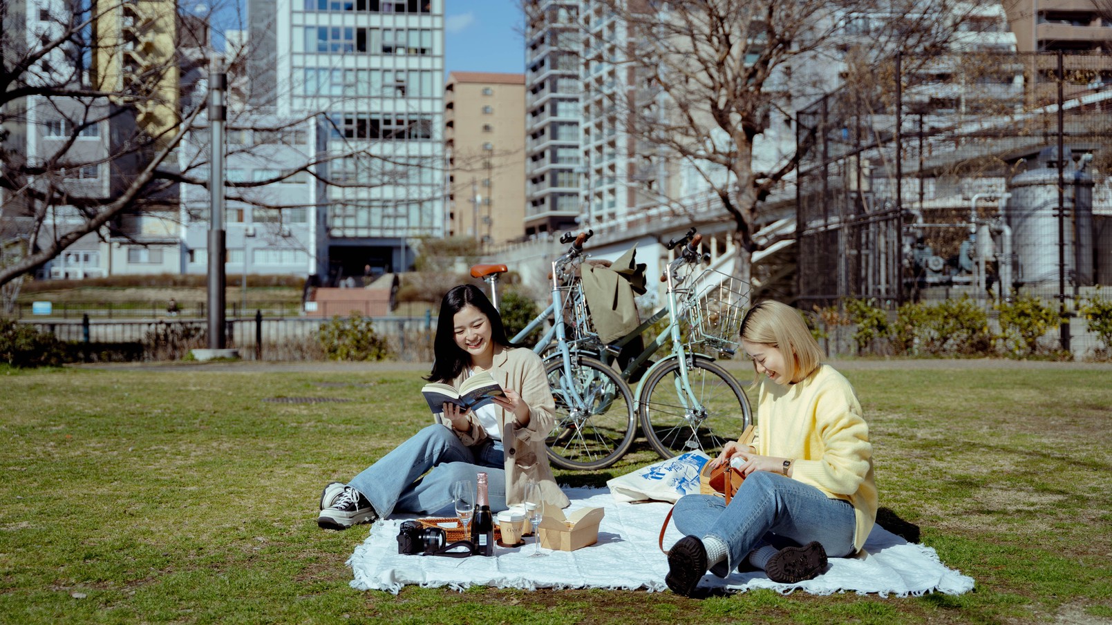 【2024春限定】普段とは異なる大阪の過ごし方！春の風を感じながら手ぶらdeピクニック（素泊まり）