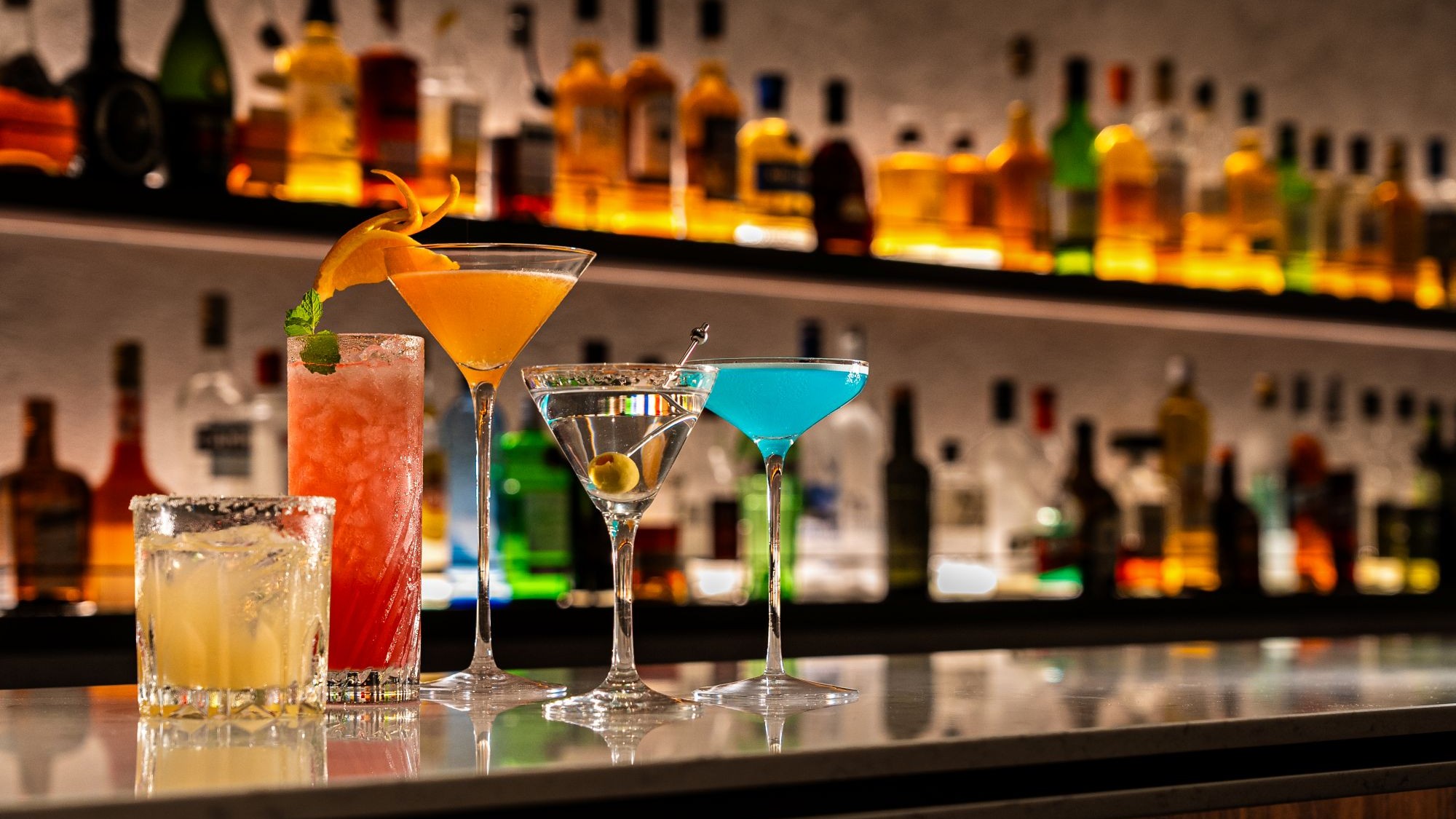 ラウンジ＆バー