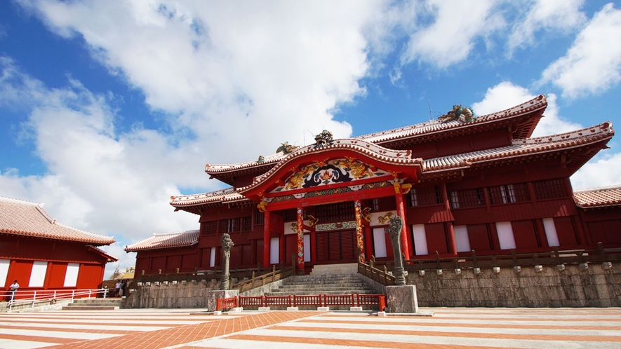 【首里城】ホテルから車で20分。450年の歴史を誇る琉球王国のシンボル