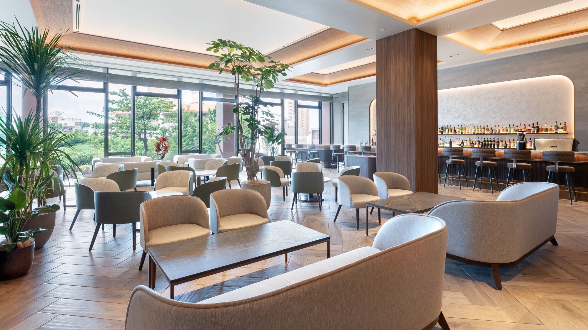 ラウンジ＆バー