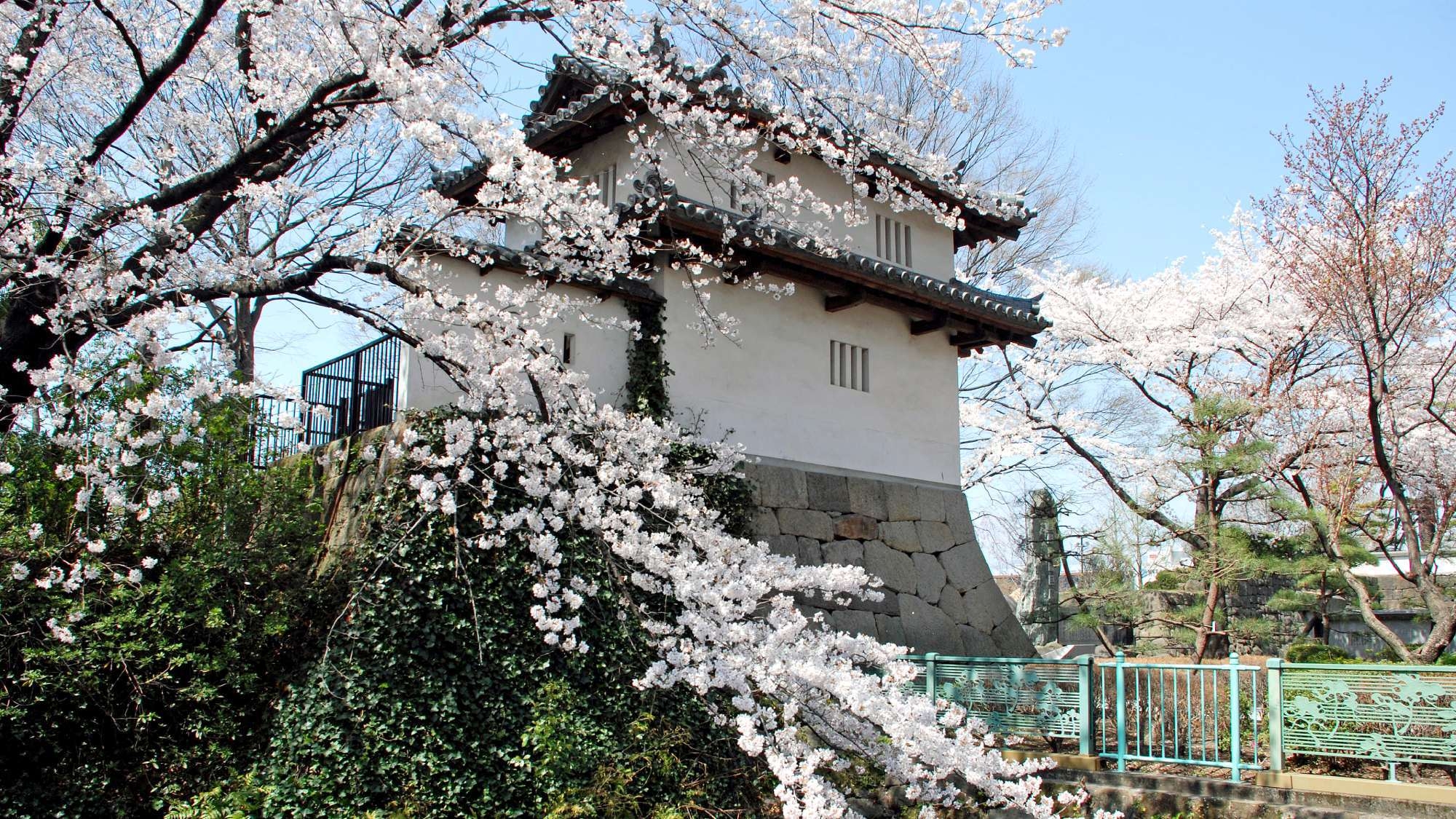 【直前割】高崎駅から徒歩圏内！駐車場完備の広々70平米を一棟丸ごとステイ（素泊まり）