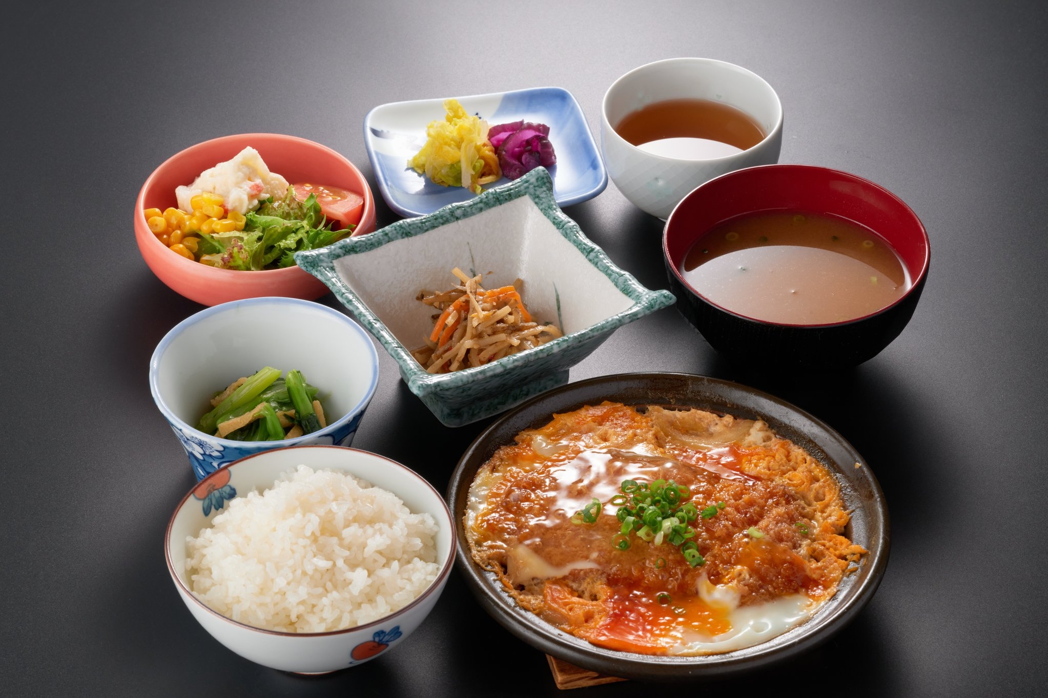 【2食付】選べる飛騨の郷土料理｜鶏ちゃん・飛騨牛カレー・飛騨豚から選択／貸切露天風呂無料