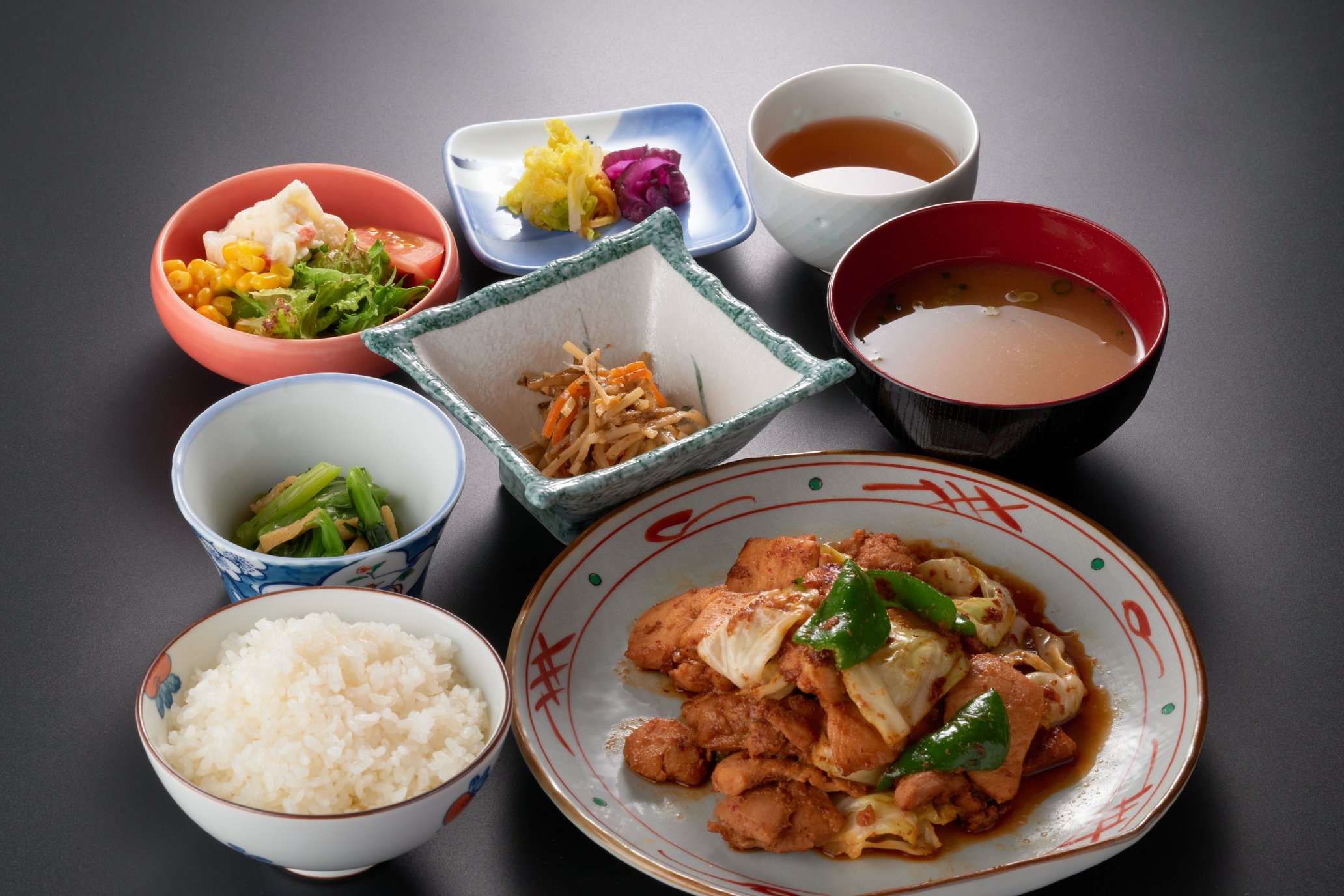 【2食付】選べる飛騨の郷土料理｜鶏ちゃん・飛騨牛カレー・飛騨豚から選択／貸切露天風呂無料