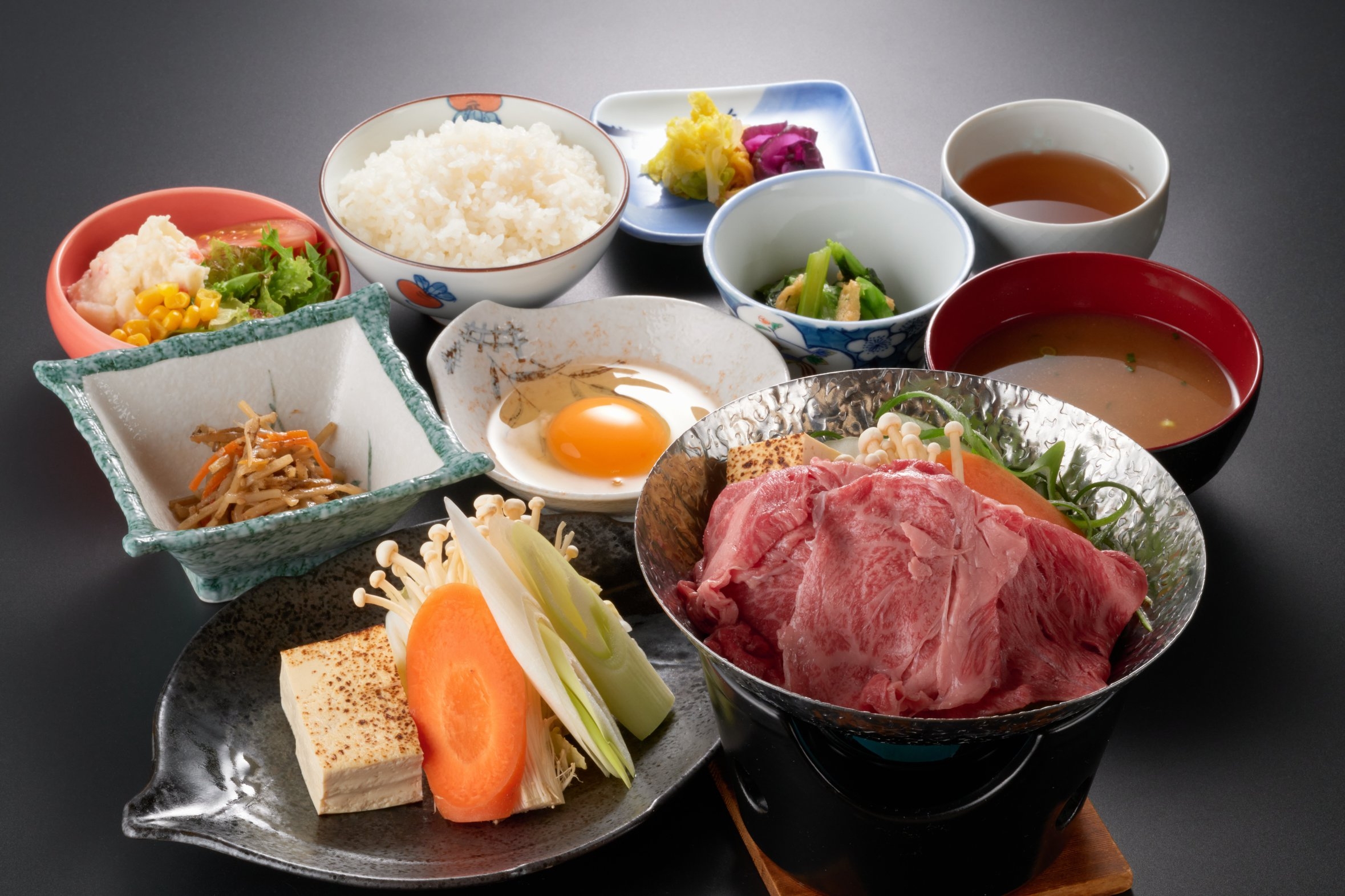 【2食付】選べる飛騨牛メイン料理｜焼肉御膳・すき焼き鍋御膳から選択／貸切露天風呂無料