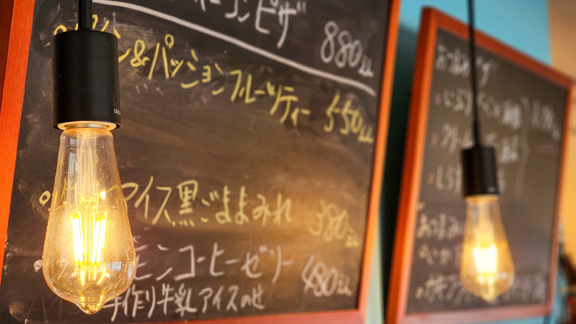 #カフェ◆おしゃれな雰囲気のカフェ店内