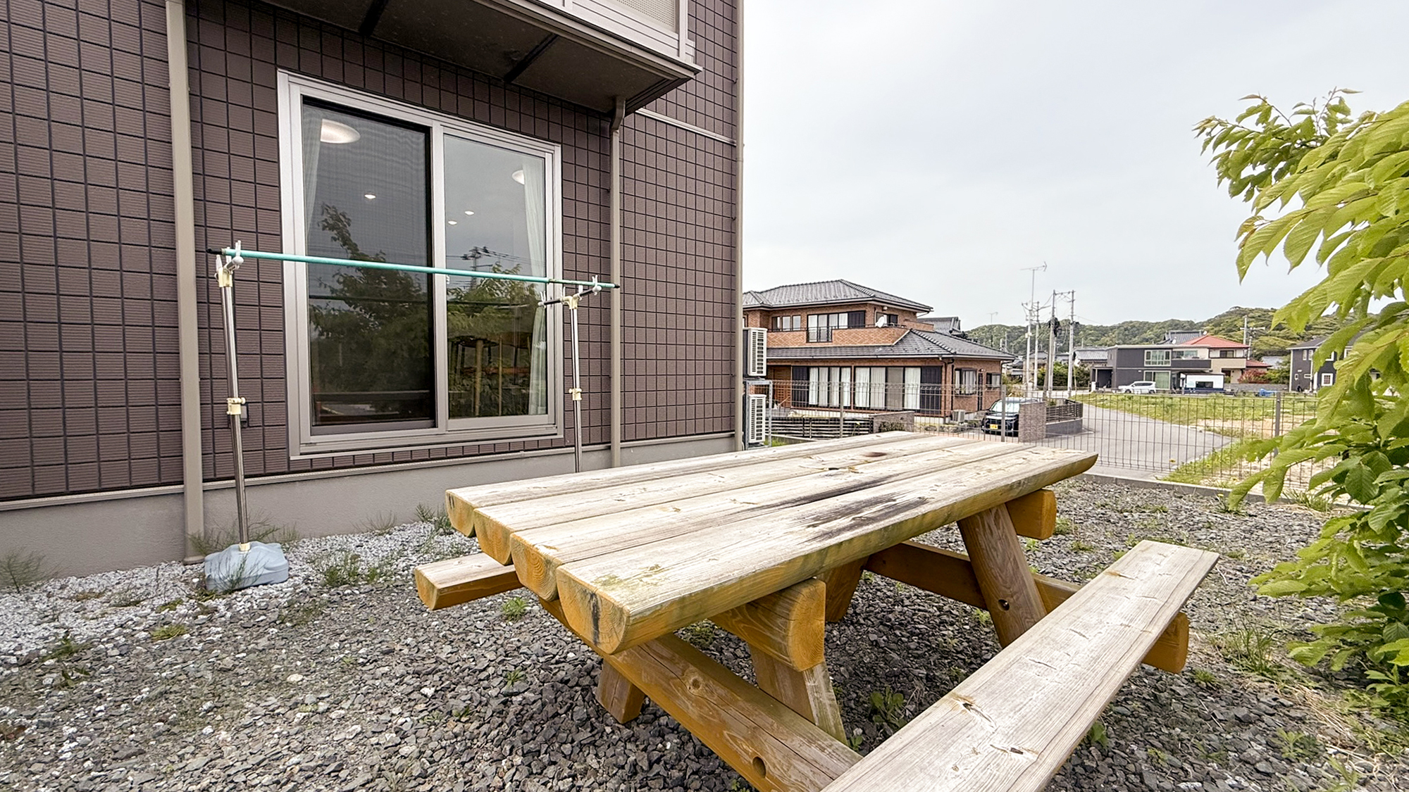 #アパート◆お庭のガーデンテーブルでBBQを楽しんでいただけます