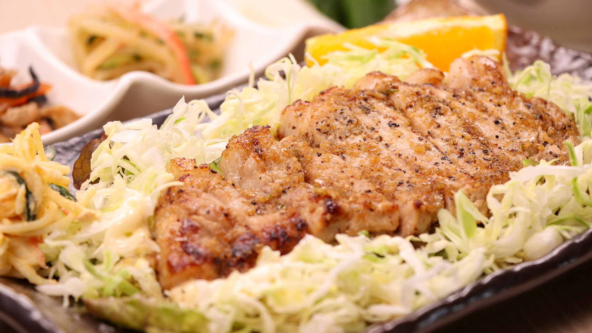 #カフェメニュー◆ブランド豚麓山高原豚を使用したメニューです