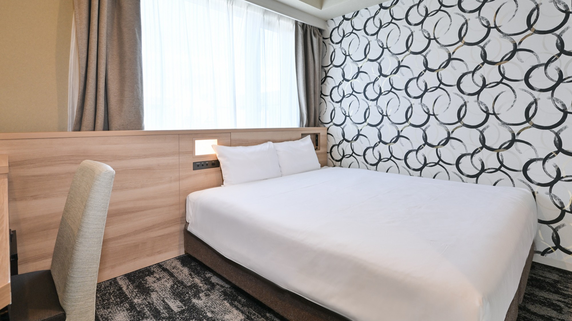 デラックスルーム（クイーンベッド）<禁煙NO-smoking> 13.6㎡