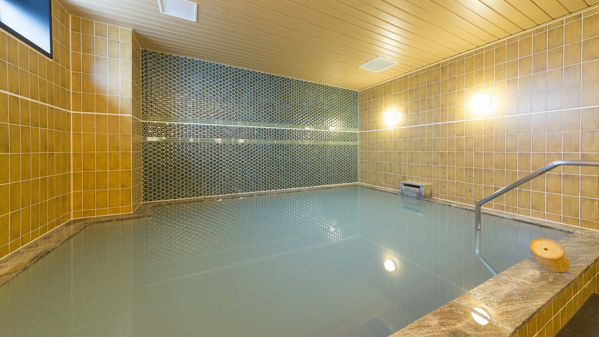 営業時間15:00～26:00、5:00～9:00