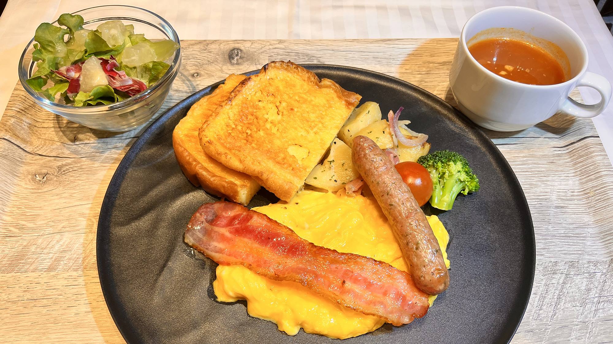 フレンチトーストモーニングセットB