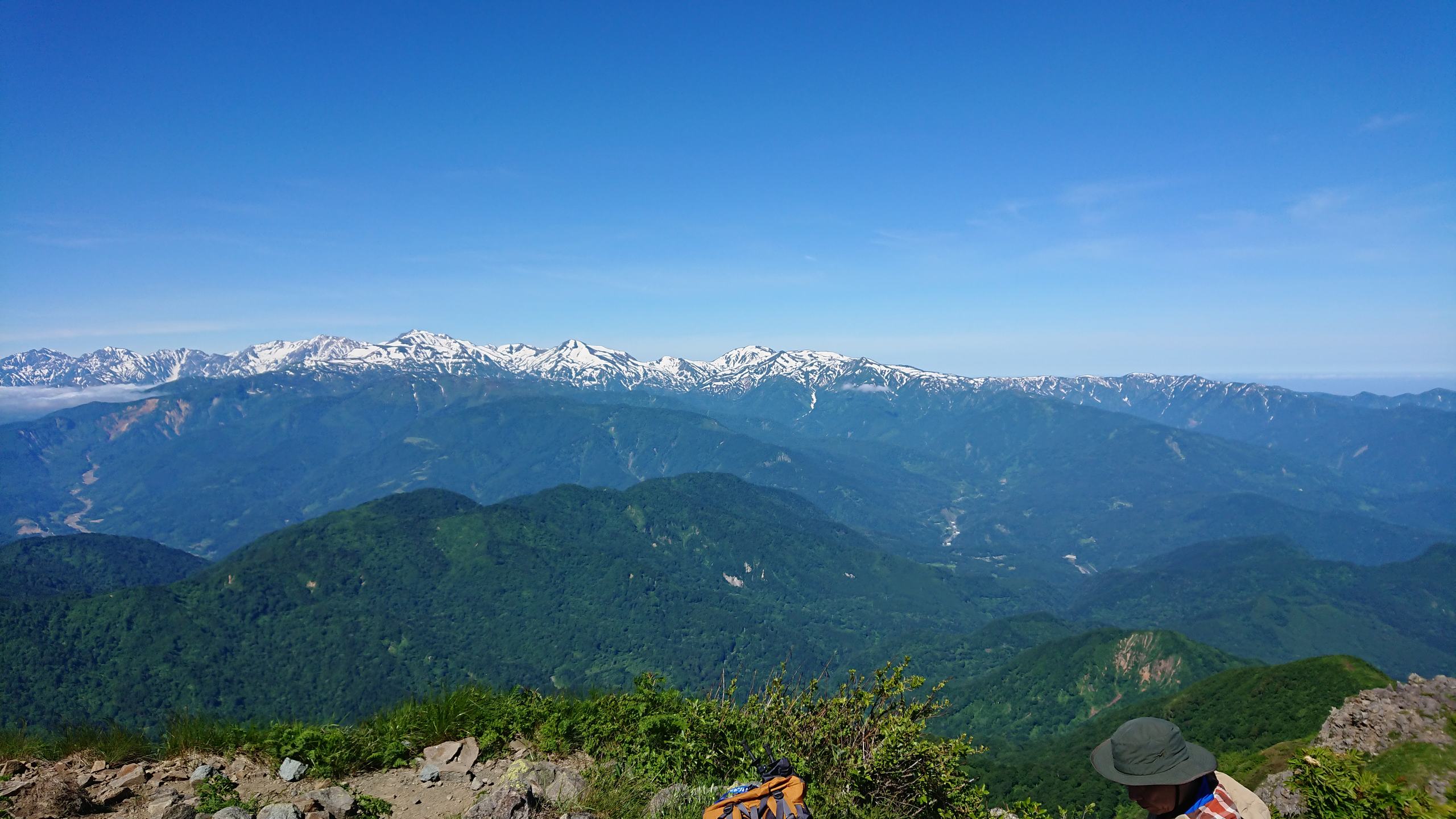 雨飾山からの眺め