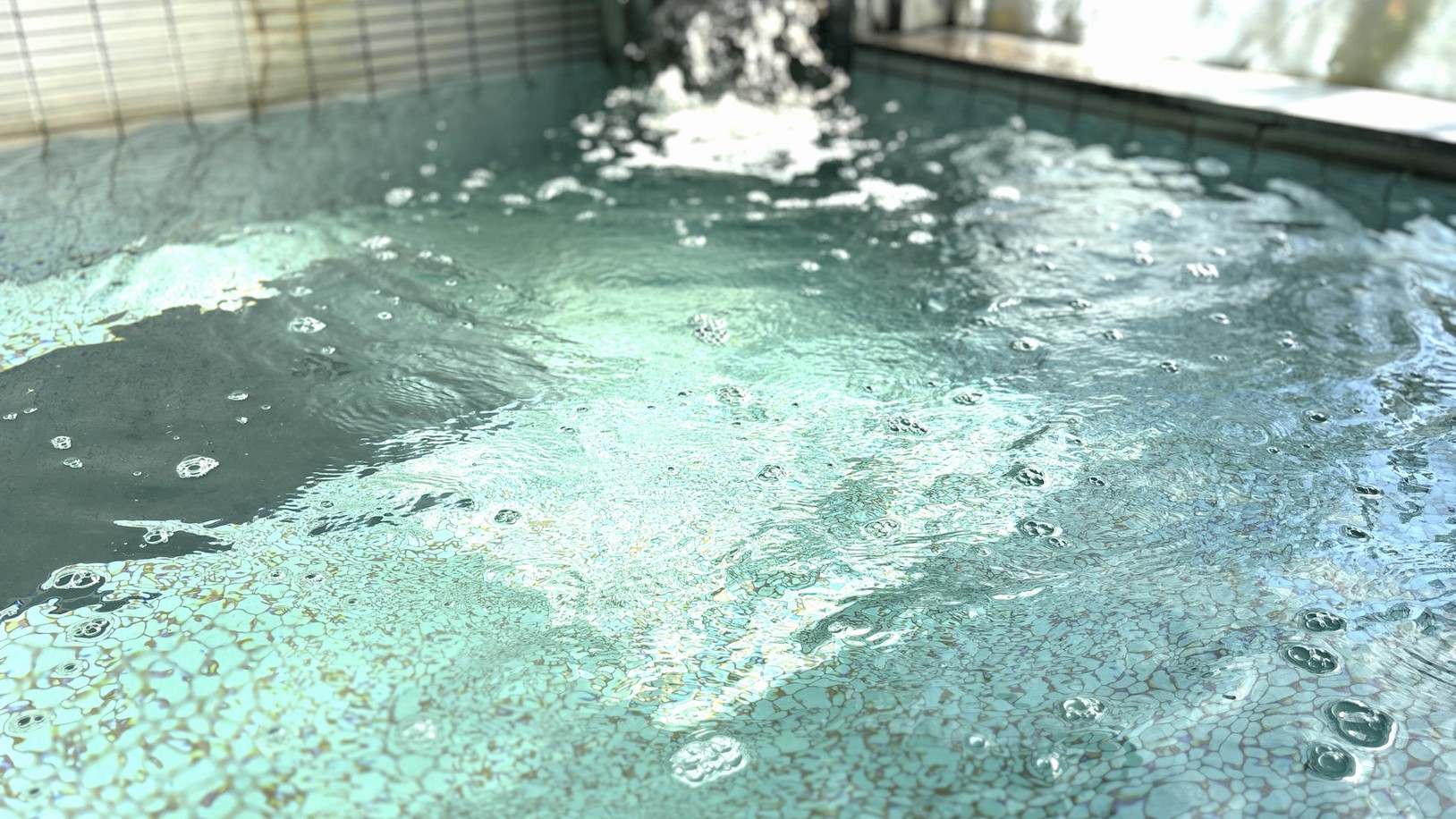 【人工温泉大浴場】 撮影:GR