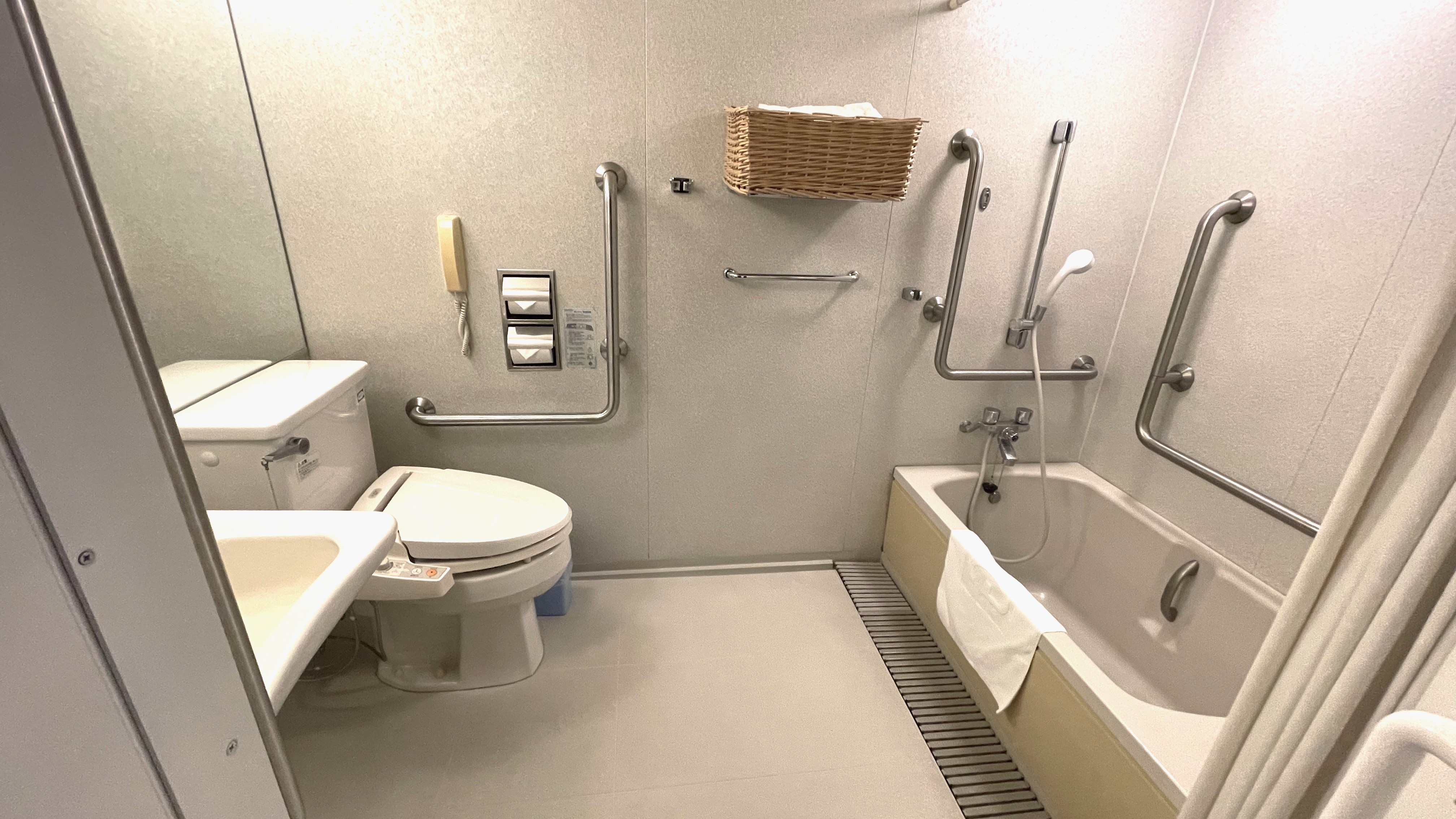 ユニバーサル　バスルーム