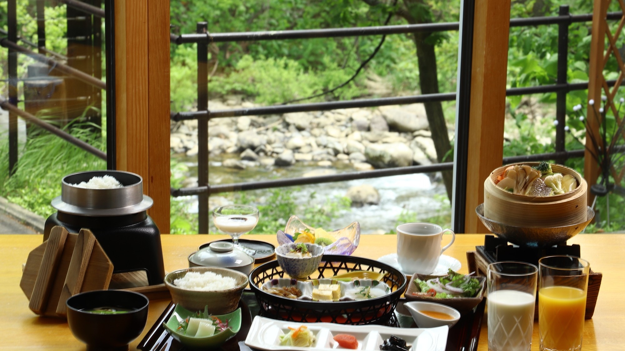 【気まま旅♪】隠れ家温泉で極上の非日常をお過ごしください【夕食なし朝食：蒸し鮑　付】