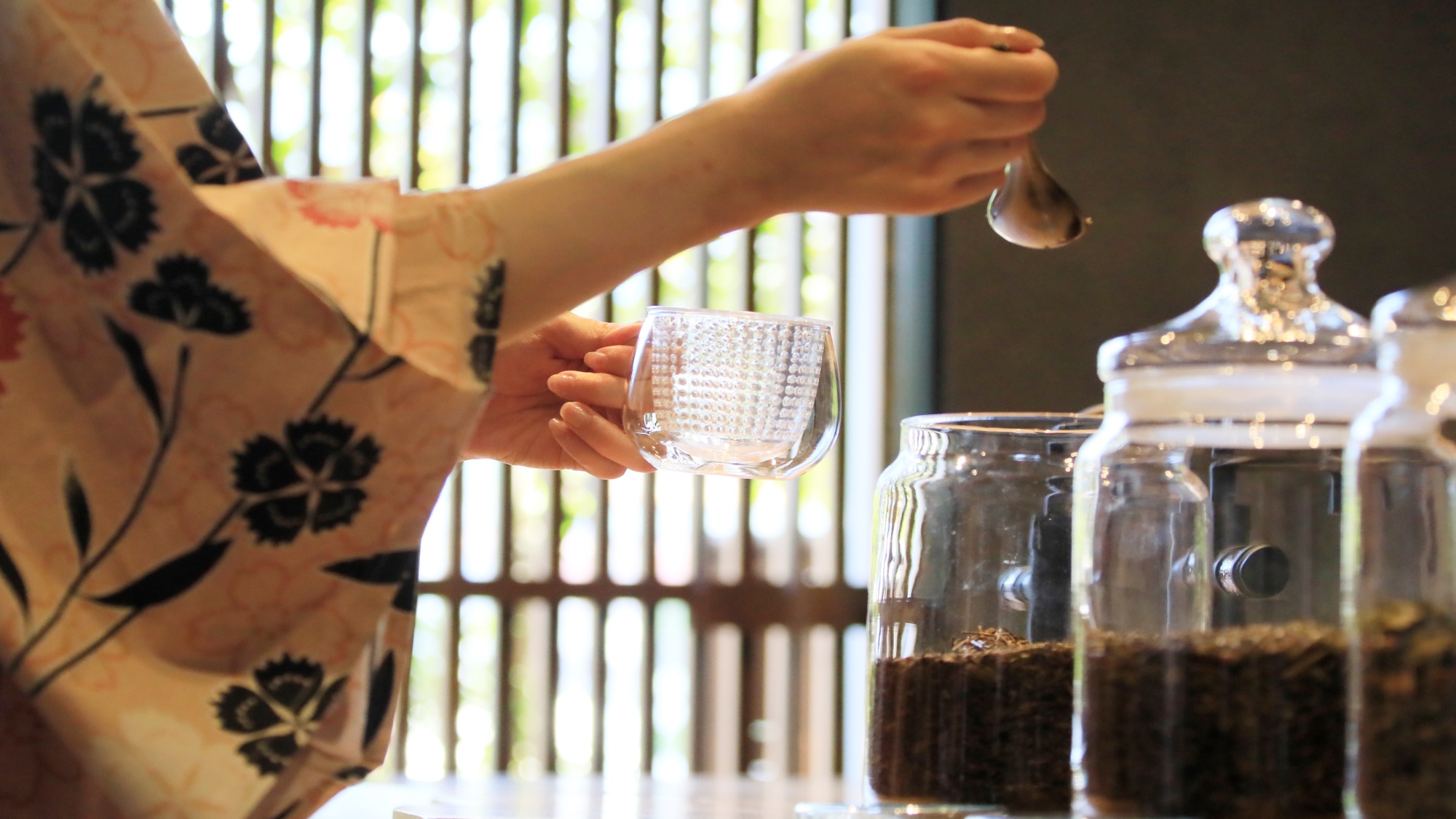【ウェルカムお茶バー】選ぶ楽しさ広がるセルフスタイルのお茶バー