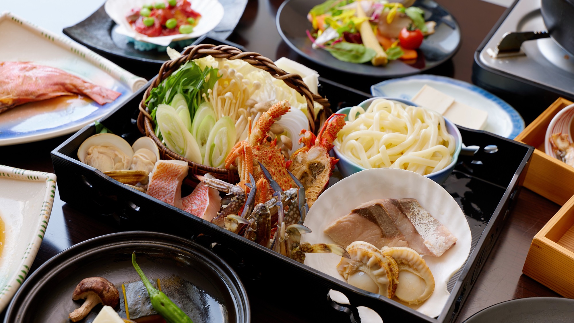 【最上級コース】ロブスターなど豪華海鮮を堪能！選べる陶板焼きは、黒毛和牛or鮑から（一例）