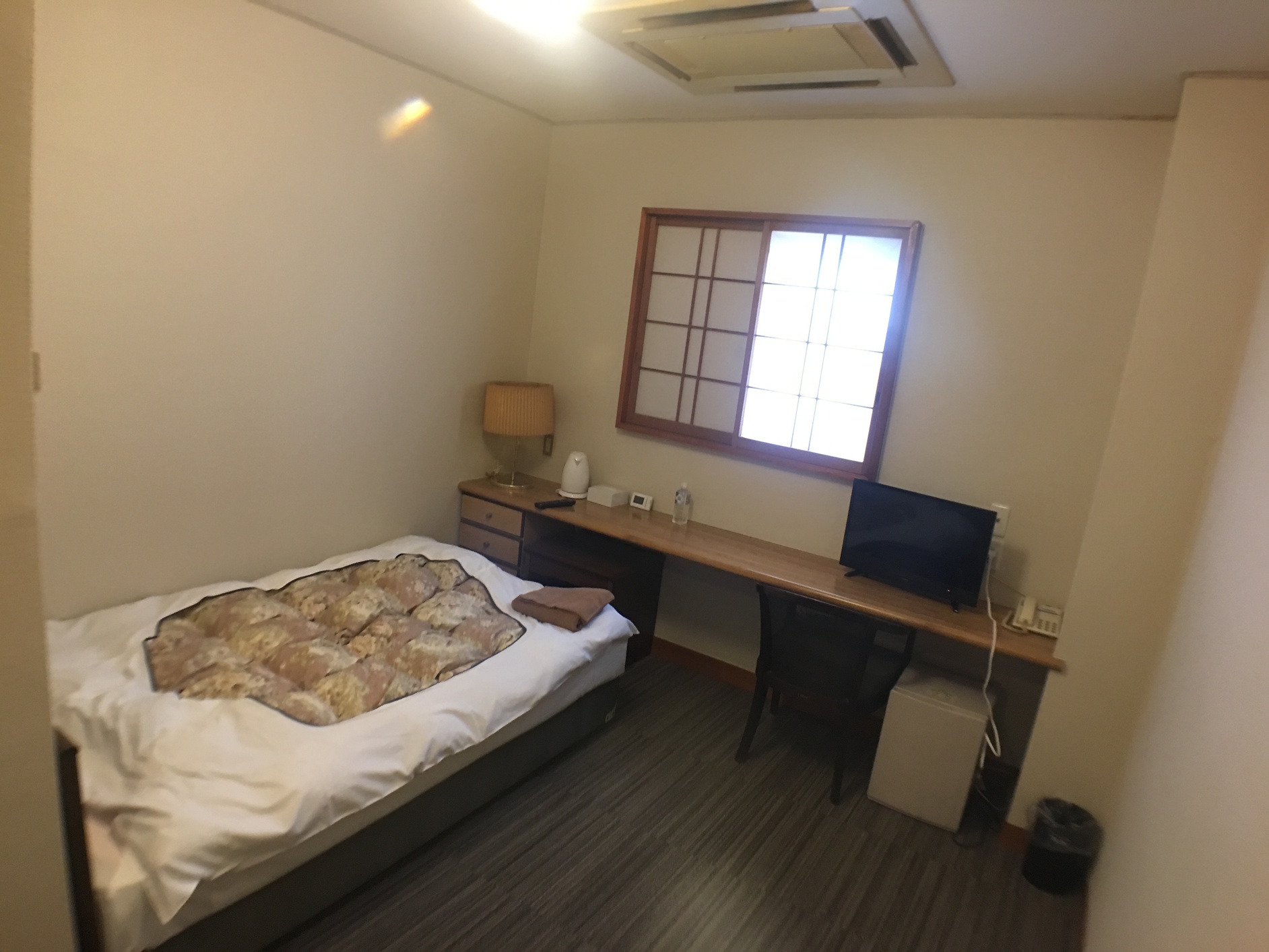 シングル◇禁煙◇無料朝食付き◇Wi-Fi接続可