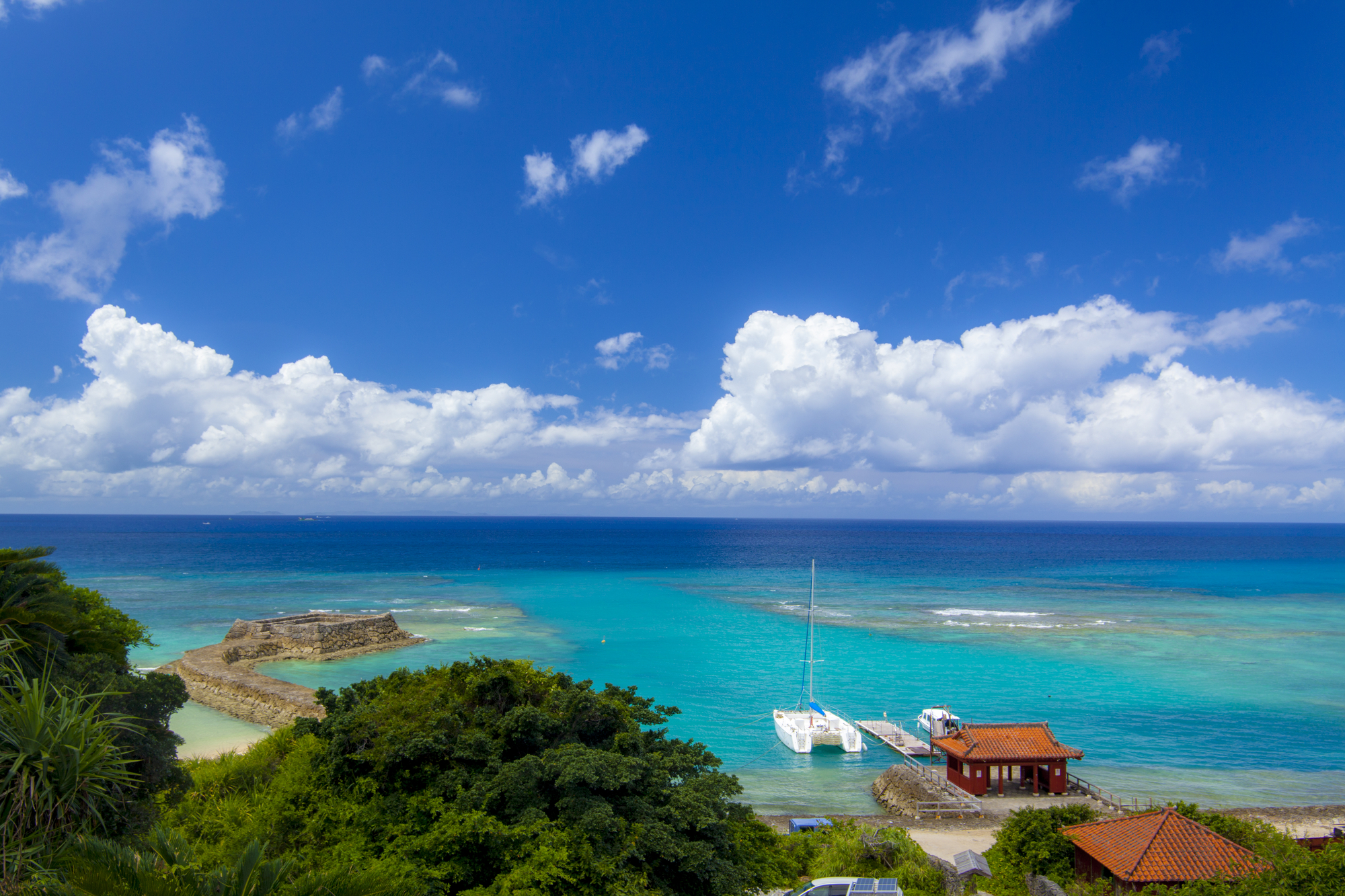 Gala青い海から見える三重城（みーぐすく）（お車で9分）