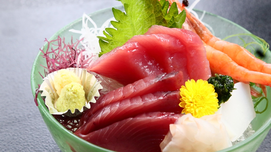 ◆旬魚のお造り　静岡産の鮮魚をご堪能下さい