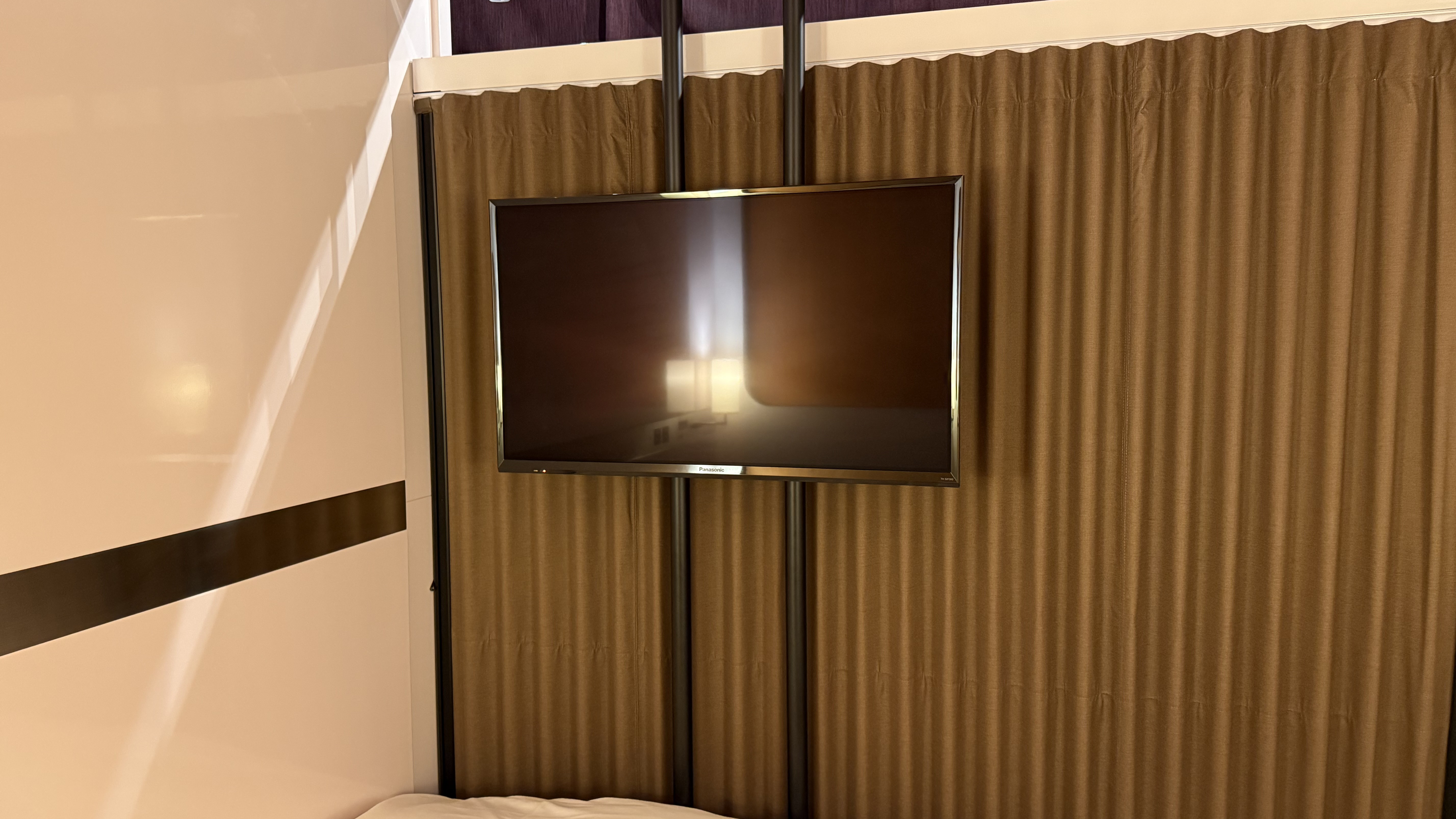 【ファーストクラスキャビン】テレビ