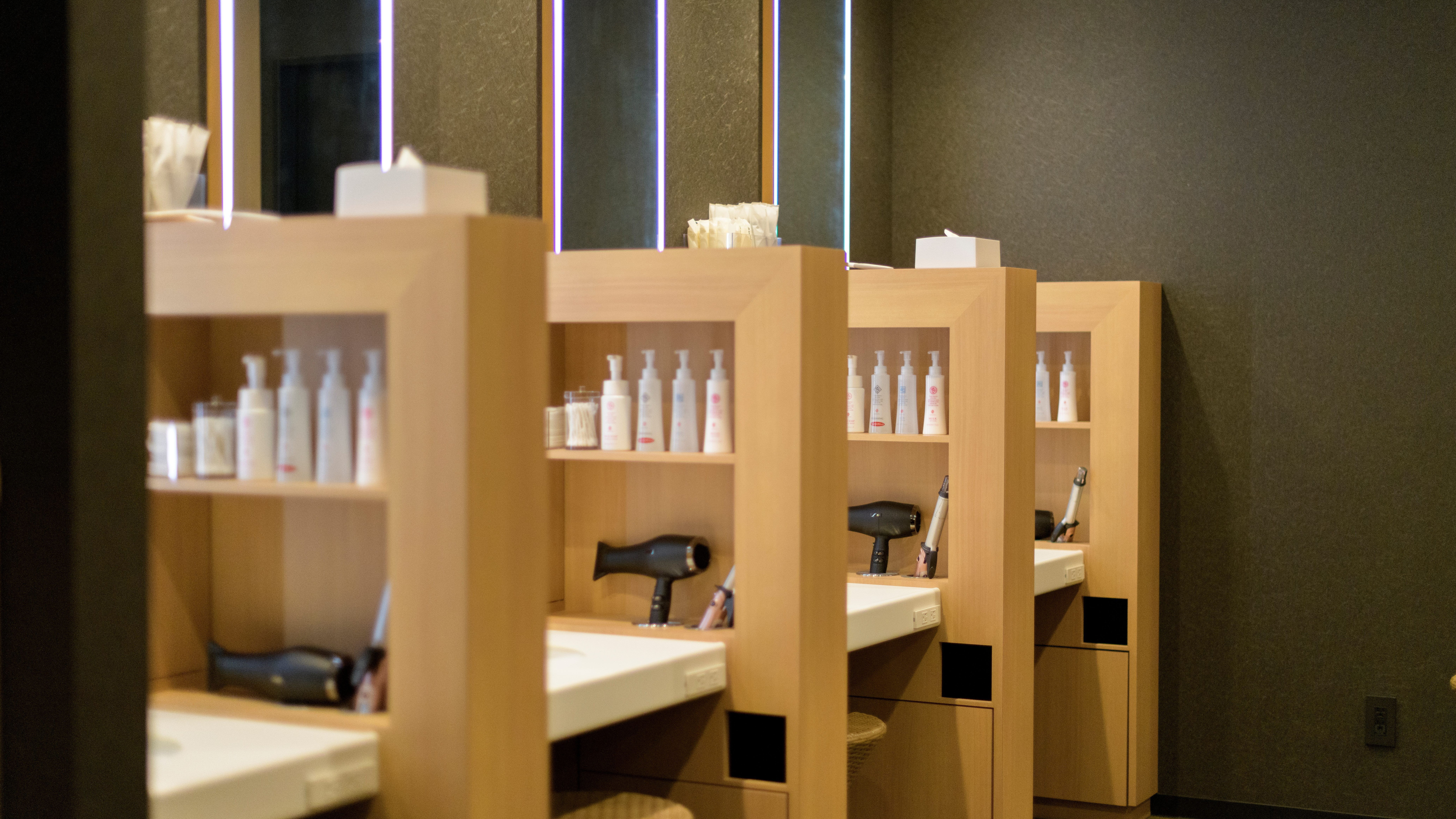 女性用パウダールーム