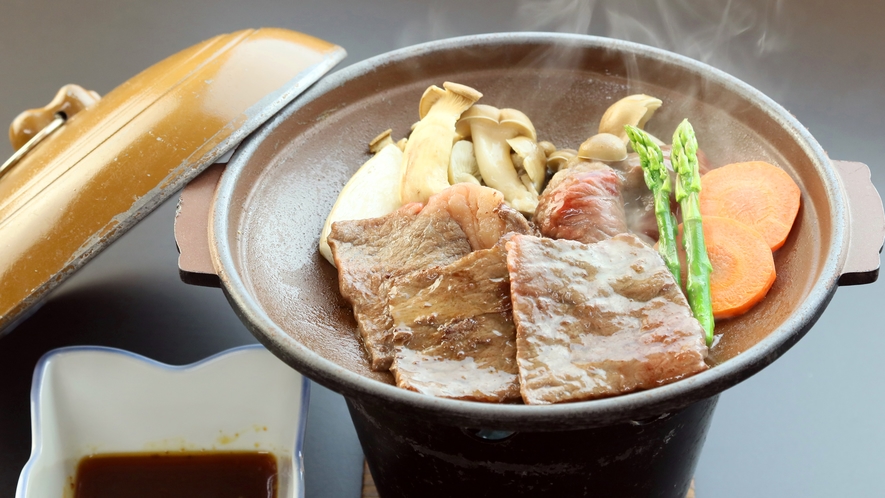 遠州夢咲牛を使用した陶板焼き☆お客さん自身で焼いて食べるので、美味しさ倍増！