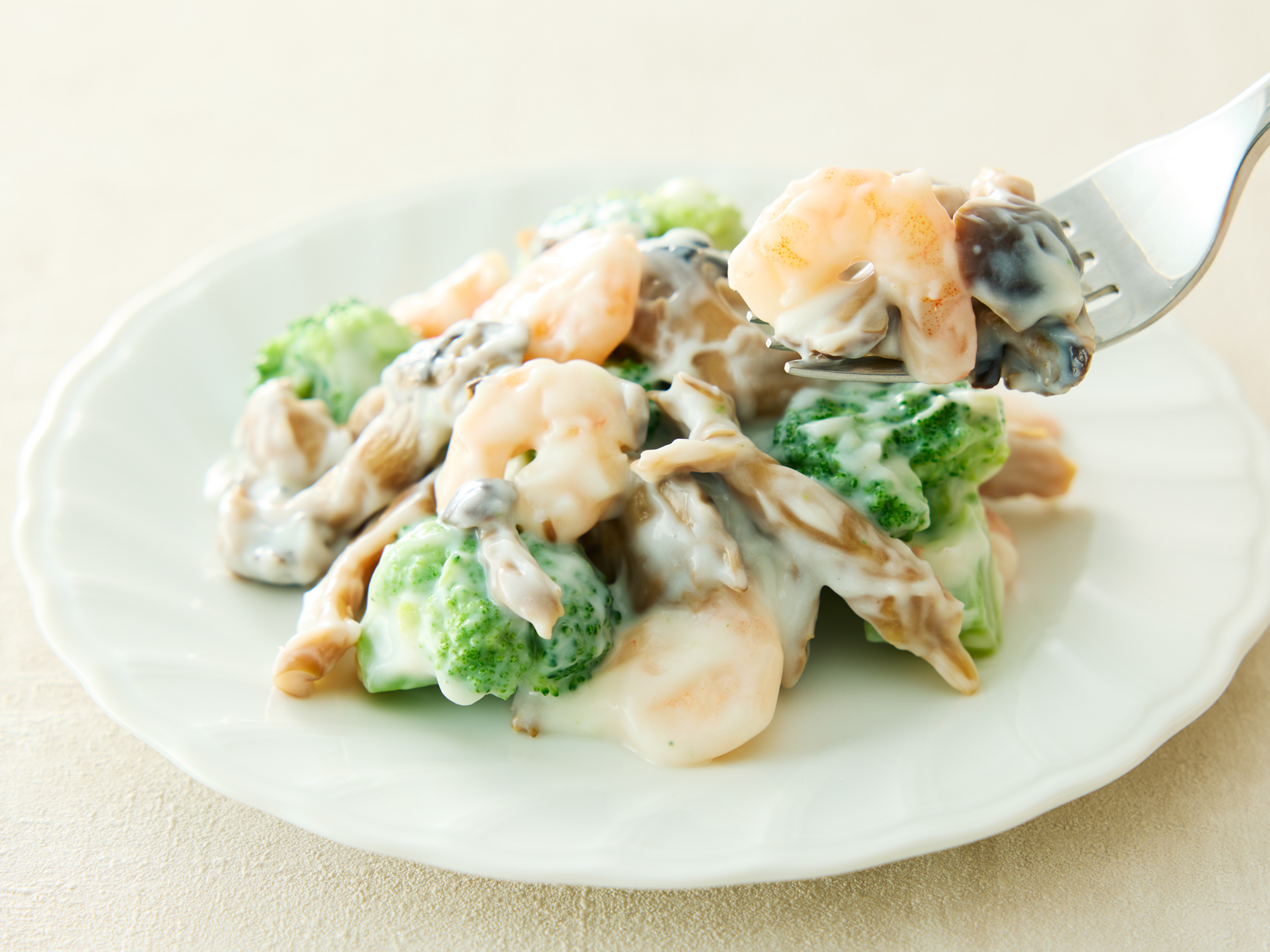 海老のプリプリした食感とキノコの旨味がマッチしたクリーミーな味わい