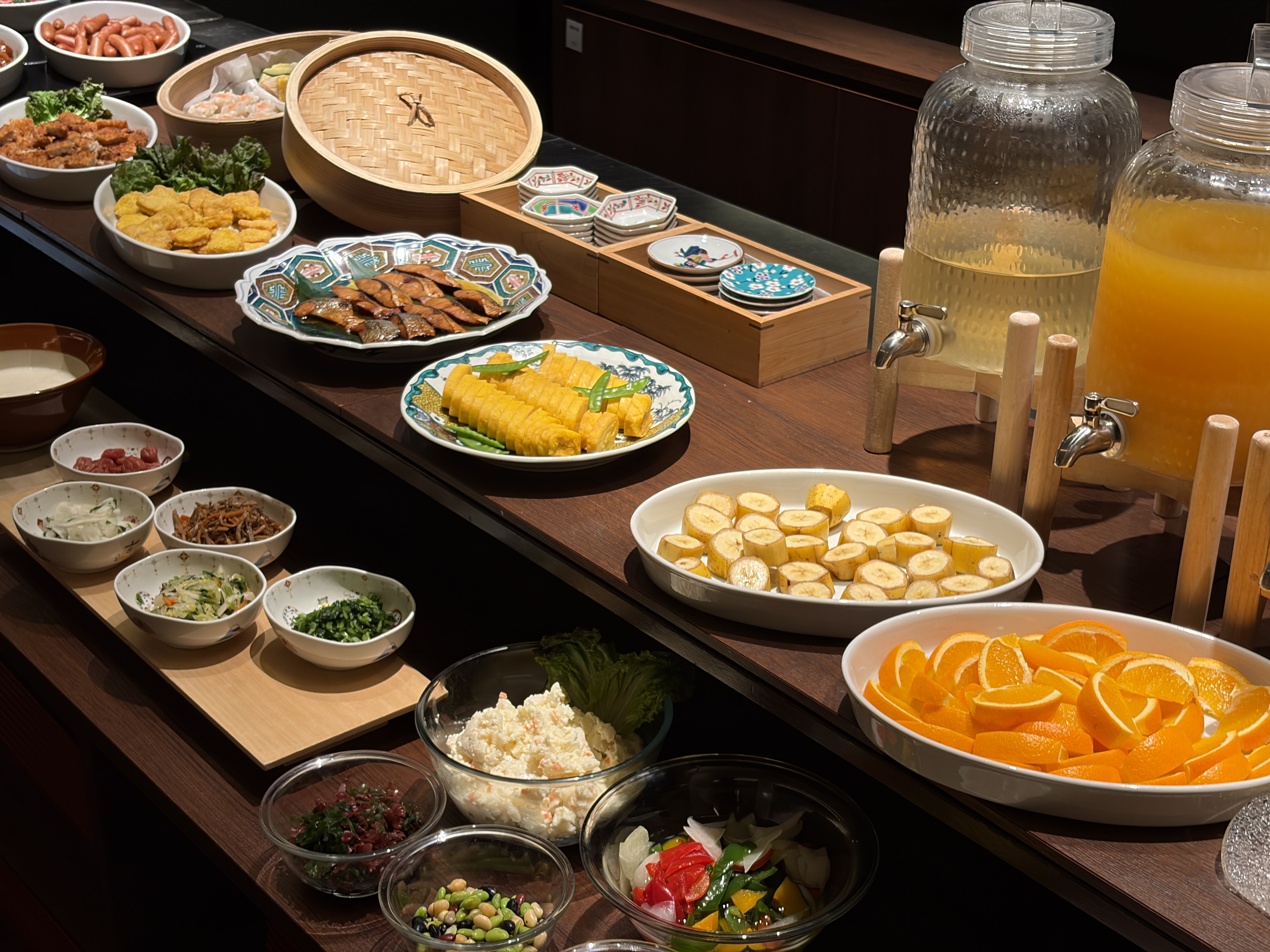 ビュッフェスタイルで楽しむAMANEKオリジナル朝食