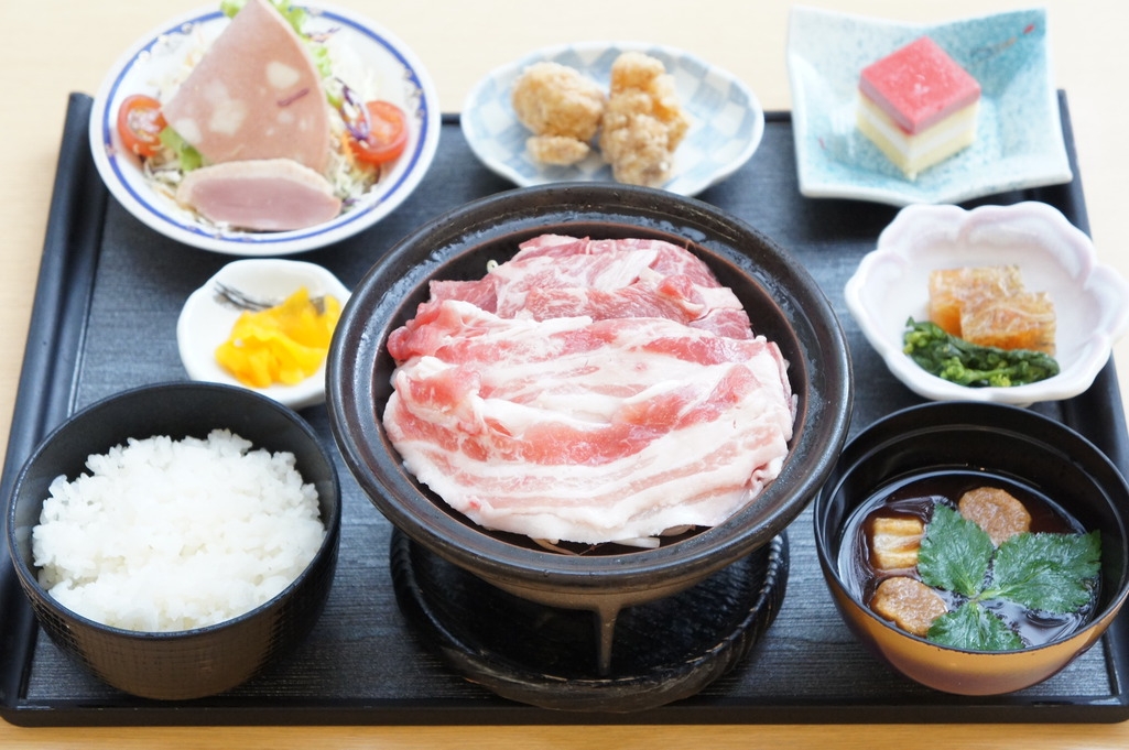 １泊２食付き／ミ☆夕食：【岡山県産】なぎビーフとピーチポークの陶板焼き御膳☆彡