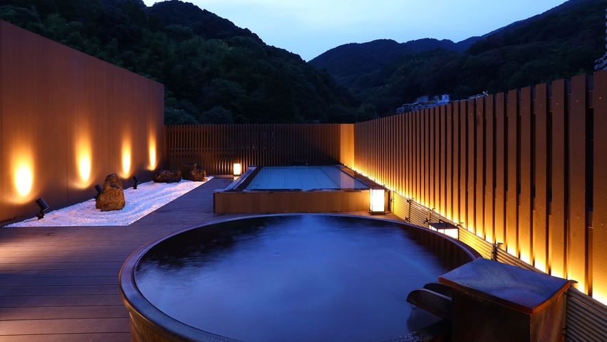 展望露天風呂　星や月の眺めて浸る夜の温泉