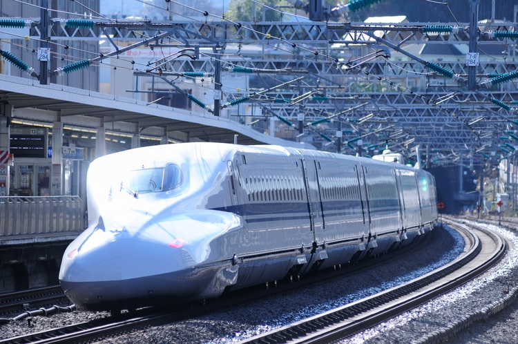 小田原駅の新幹線