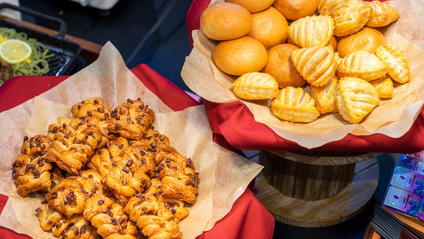 【朝食付き】【当日限定】当日のご予約でお得に！☆天然温泉＆ウェルカムバー付