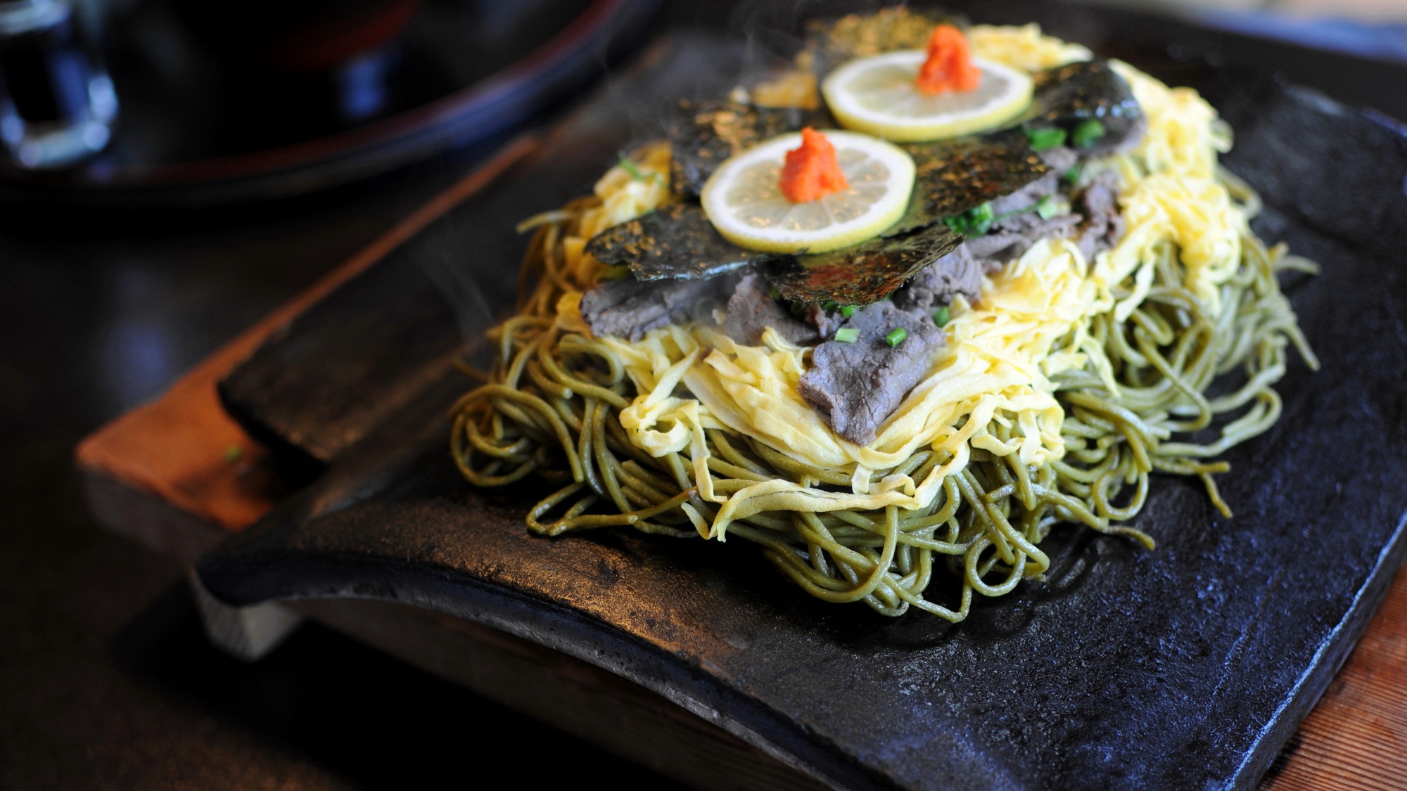 地元で愛され続ける瓦そば、下関に来たからには是非！　※イメージ