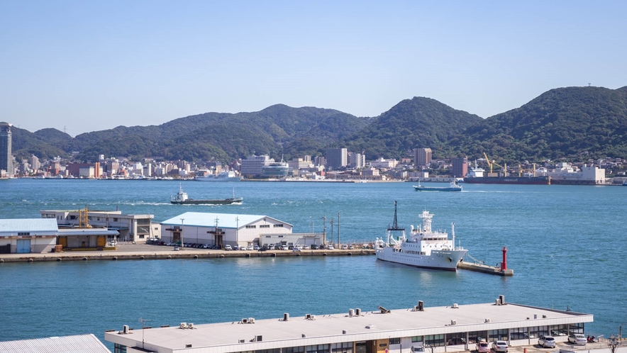 唐戸市場や水族館までは車で約５分！