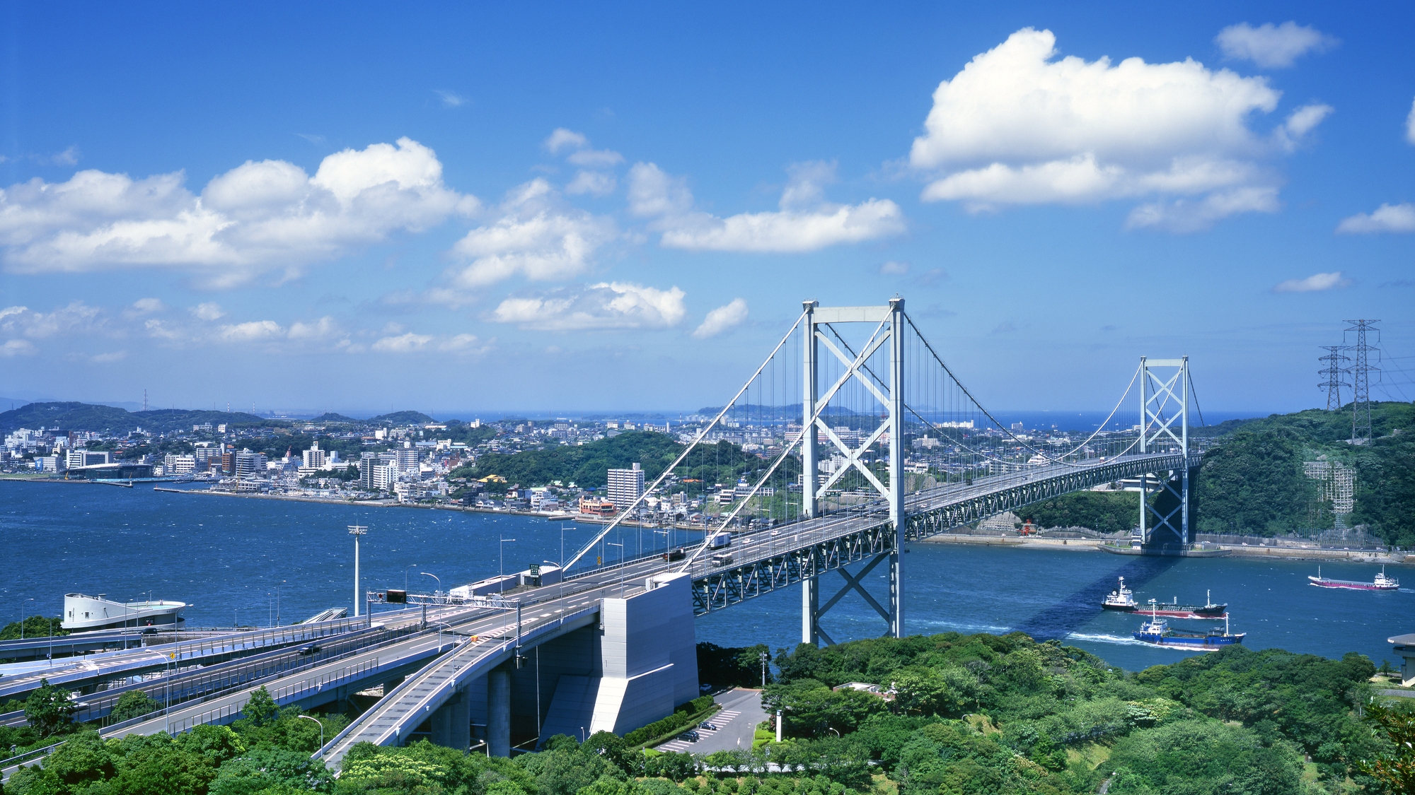 【当館から徒歩で15分】本州と九州を隔てる海峡で、関門橋や関門トンネルなど景色が楽しめる「関門海峡」