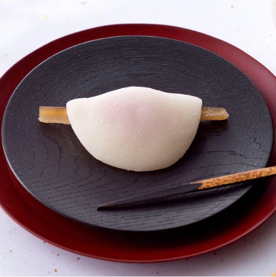 【ティーラウンジ 佳風】新年のおめでたいお菓子とお抹茶付きプラン