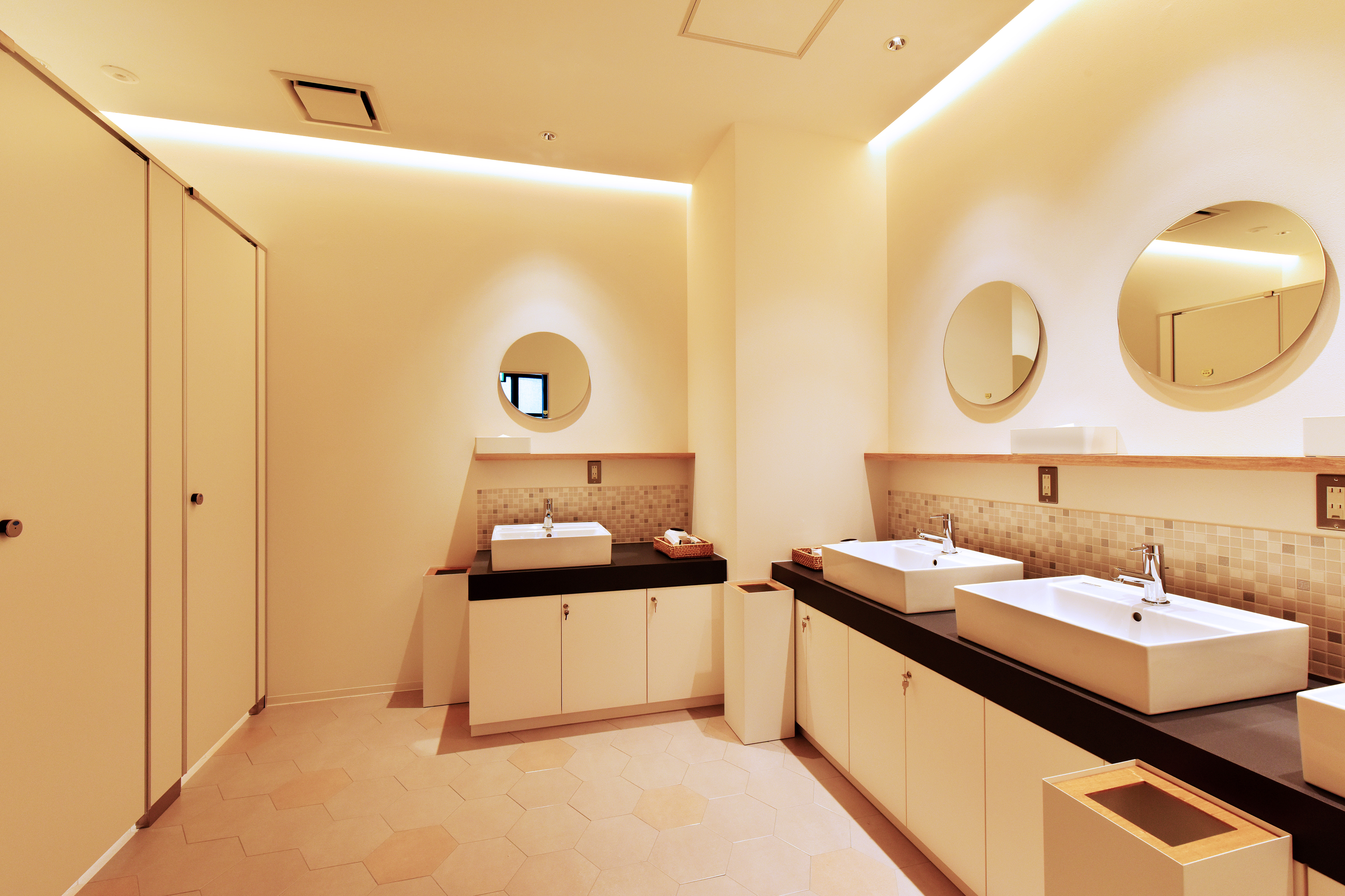 バンクルーム　女性用洗面所