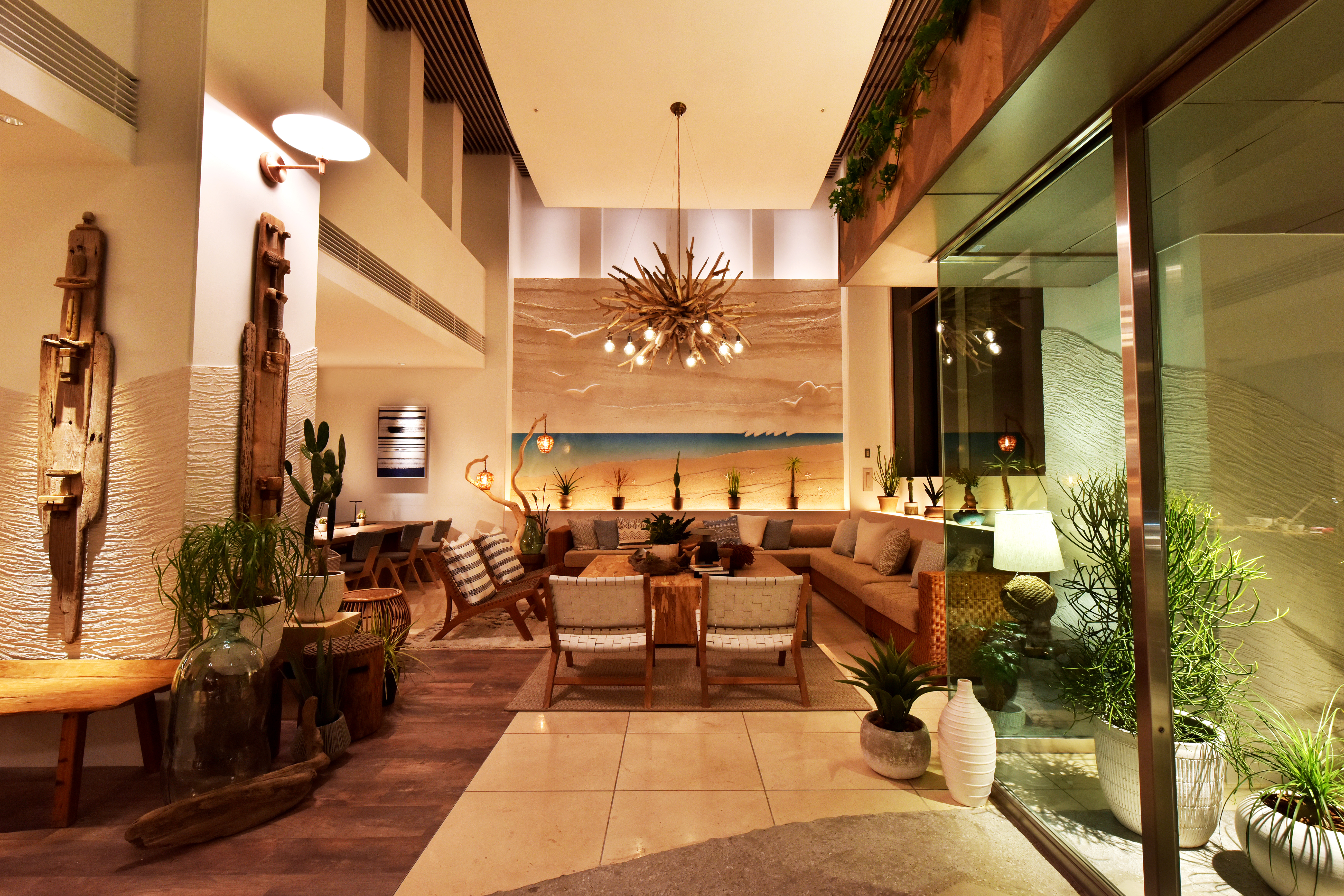 ロビーソファ（夜）